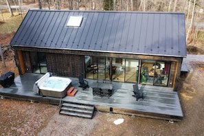 Enjoy your outdoor space into a personal oasis with our luxurious outdoor hot tub. Designed to offer unparalleled relaxation and comfort, this hot tub is perfect for soaking away the stresses of everyday life, day or night.