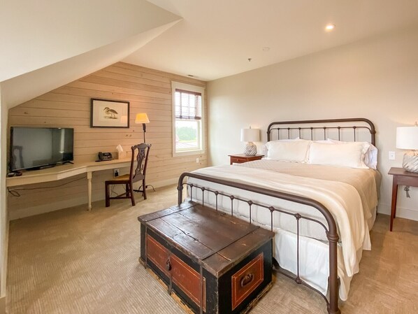 H - Blue Heron Suite