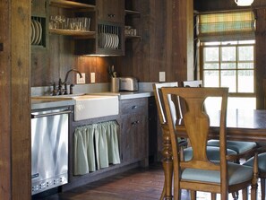 D - Grand Banks Cottage - 3 Bedrooms
