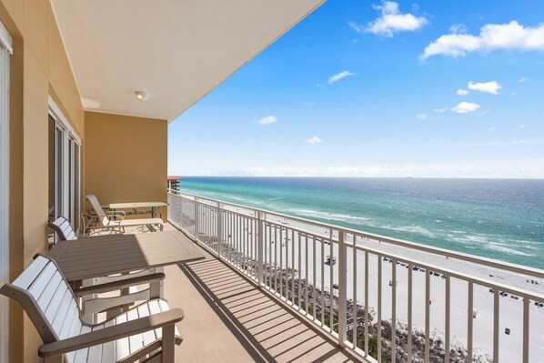 Beachfront Balcony with Unmatched Views and Relaxing Vibes