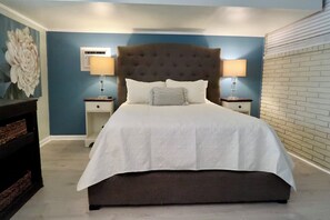 1st bedroom with a queen sized bed. Bedding provided. 