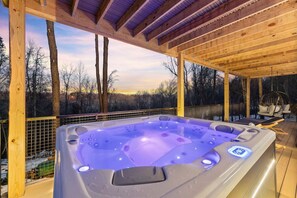 7-person hot tub