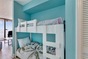 Atlantic Towers 1005-print-019-004-Hall Bunks-4200x2800-300dpi