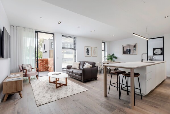 Open plan living, kitchen dining