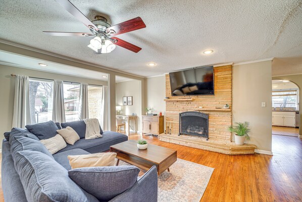 Tulsa Vacation Rental | 3BR | 2.5BA | 5 Steps Required | 1,848 Sq Ft