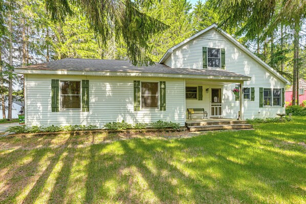 Cadillac Vacation Rental | 2BR | 2BA | 1,400 Sq Ft | Step-Free Entry