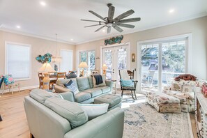 Living Space | 1st Floor | Central A/C & Heating | Free WiFi