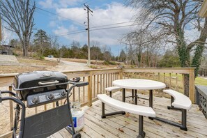 Private Deck | Outdoor Dining Area