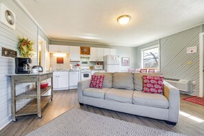 Living Area | TV | Full Sleeper Sofa | Single-Story Unit