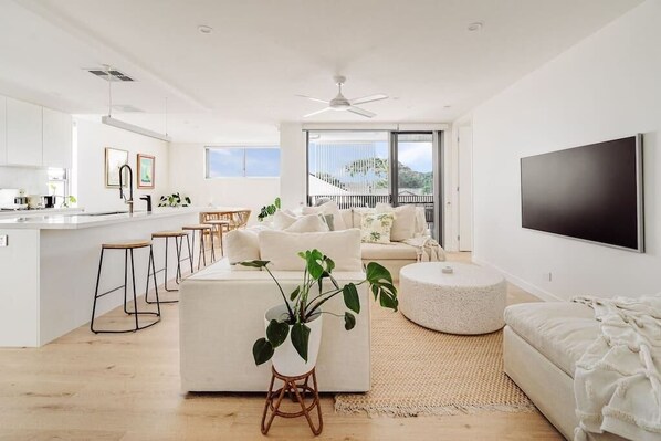 spacious living room 