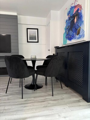 Dinning seating for four 