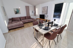 Dining room 2