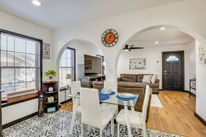Dining Area | Dishware/Flatware Provided