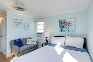 Studio | Free WiFi | Central A/C & Heat | Smart TV