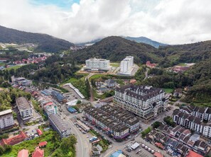 Vista frontal de la propiedad