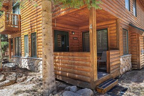 Front Porch & Entryway