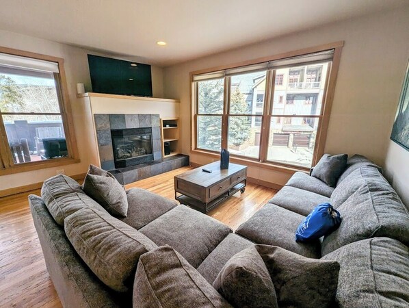 Stunning Ski Condo in River Run Village