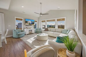 Surf or Sound Realty - 1219 - Lunasea - Great Room -1