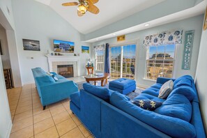 Surf or Sound Realty - 1218 - Oh Say Can You Sea - Great Room -1