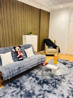 Living Room / Lounge