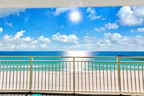 Sterling Reef 904 balcony