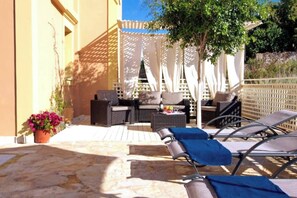 Villa Levanda Lounge terrace (1)