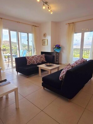 Lakithra 2 bedroom apartment Living area (2)