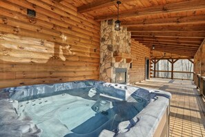 Indoor spa tub