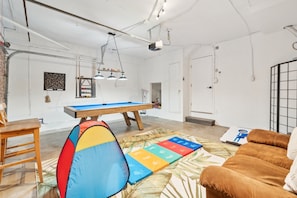Spielezimmer