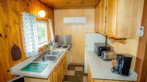Cabin_6_04