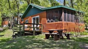 Cabin_6_02