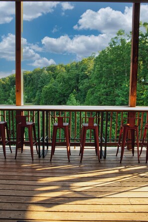 Outdoor eating with a view