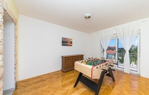 Living room 3