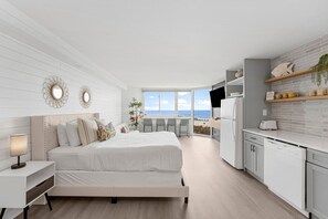 Living room, TV, Beach View