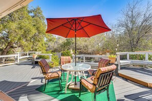 Furnished Deck | Outdoor Dining