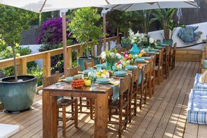 Outdoor dining