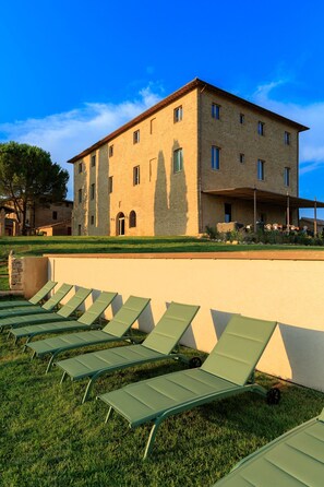 Activities, Amenities, Building Exterior, Facilities, Garden, Pool, Spring, Summer, Wellness