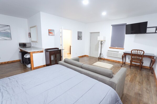 Spacious Room Include TV and Private Bathroom