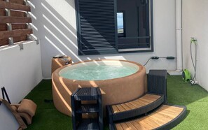 屋外スパ浴槽