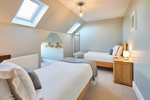 Peasholm Place, Scarborough - Host & Stay