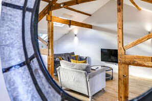 Living Room / Lounge
