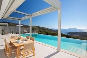 Under the Pergola (2)