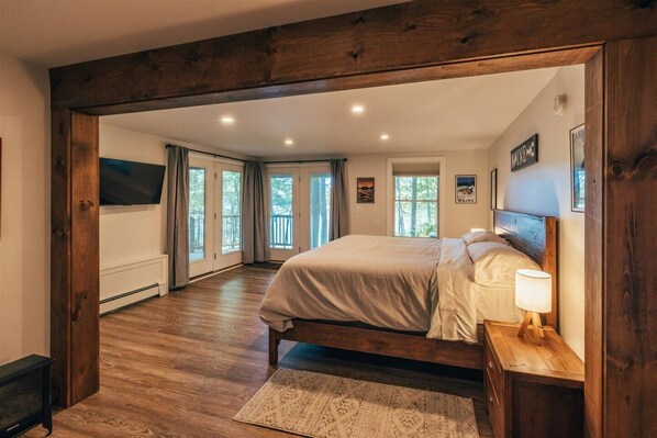 Entrance into the apartment into the Master King Bedroom