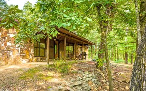 A front porch made for morning coffee and evening sunsets. ☕🌅 Take in the fresh air and scenic views from this peaceful outdoor space.