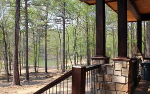 Dine outdoors with stunning wooded views. 🌳🍽️ Whether it’s breakfast, lunch, or dinner, this deck is the perfect place to enjoy a meal in nature.