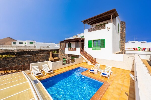 Beautiful villa with private pool and terrace with sea views