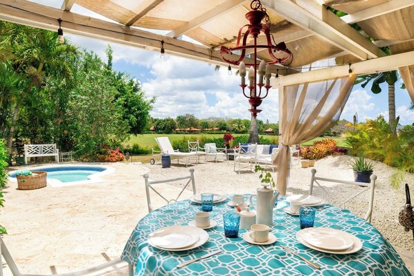 Outdoor dining