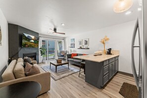 Living Room (2)
