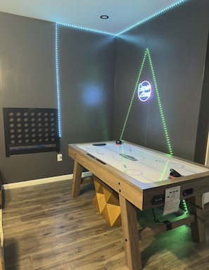 Spielezimmer
