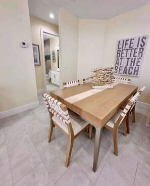 Dining room set for 6